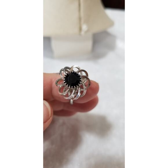 Sarah Coventry adjustable wore on inside bottom 1.1569 - Picture 1 of 10